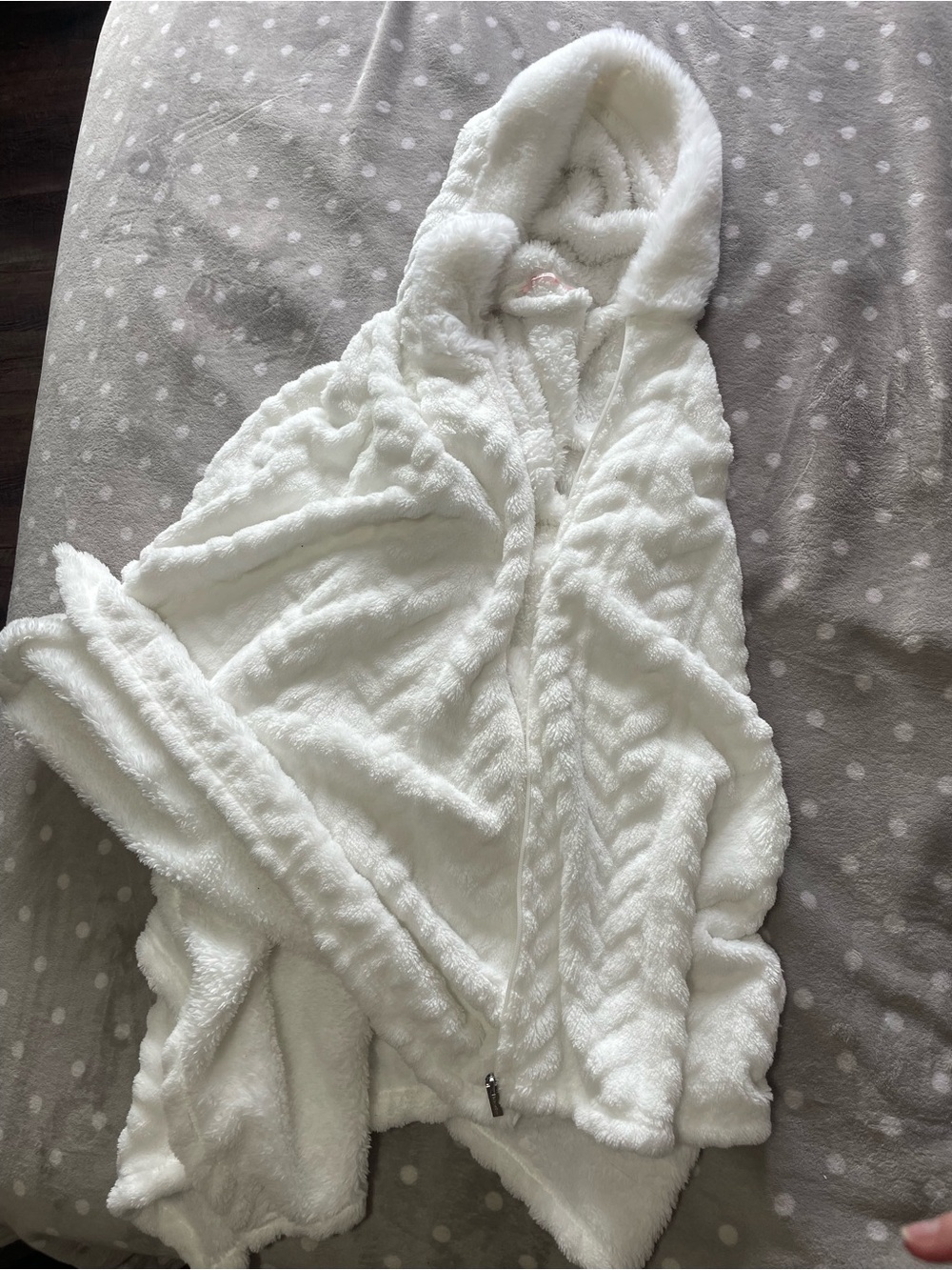 La Vie En Rose Cozy White Plush Hooded Jacket